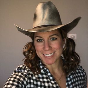 Meet your Posher, Allyson